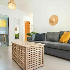 quiet-one-bedroom-apartment-in-malaga-city-center.hotelsinnerja.org/